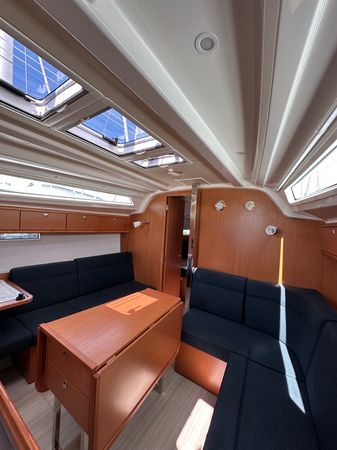 Bavaria Cruiser 37 | Crypto