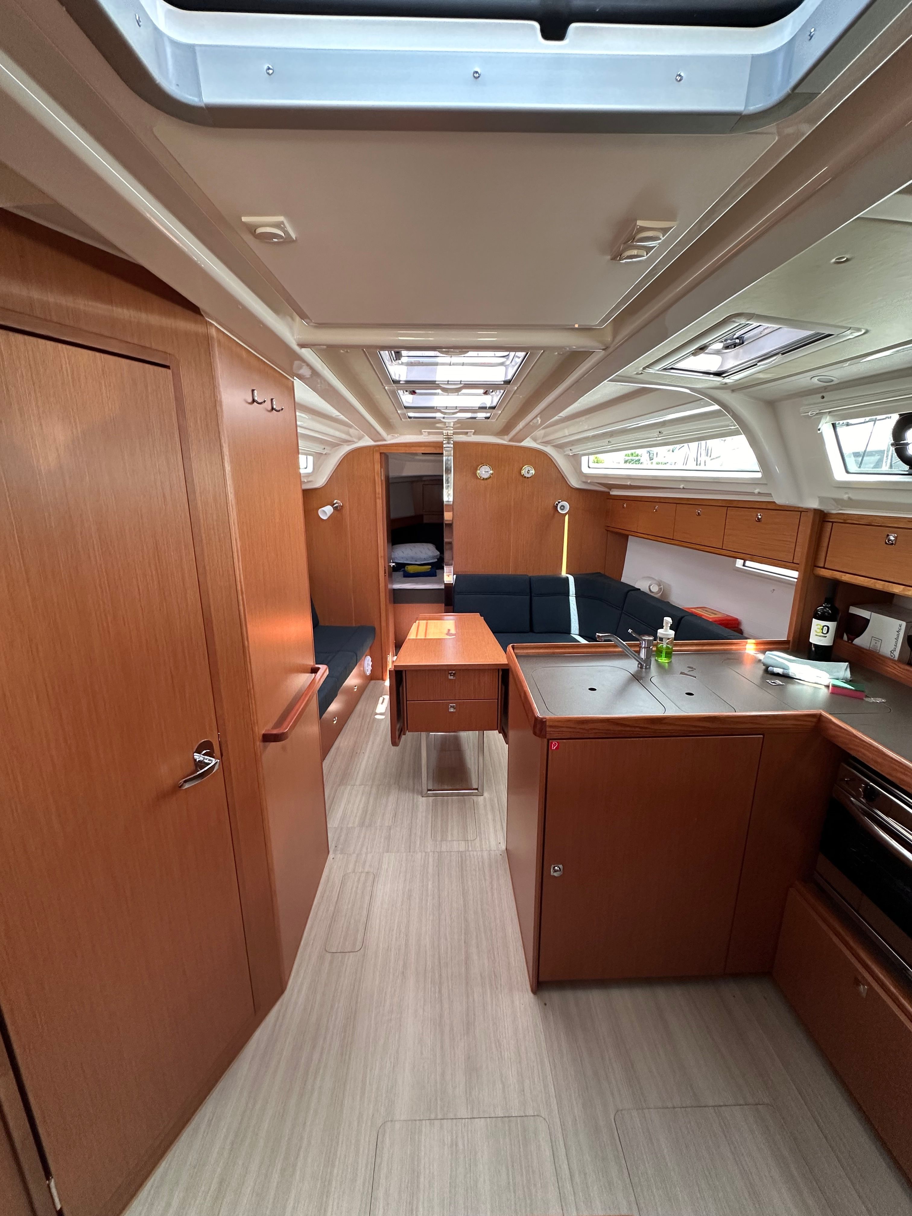 Bavaria Cruiser 37 | Crypto