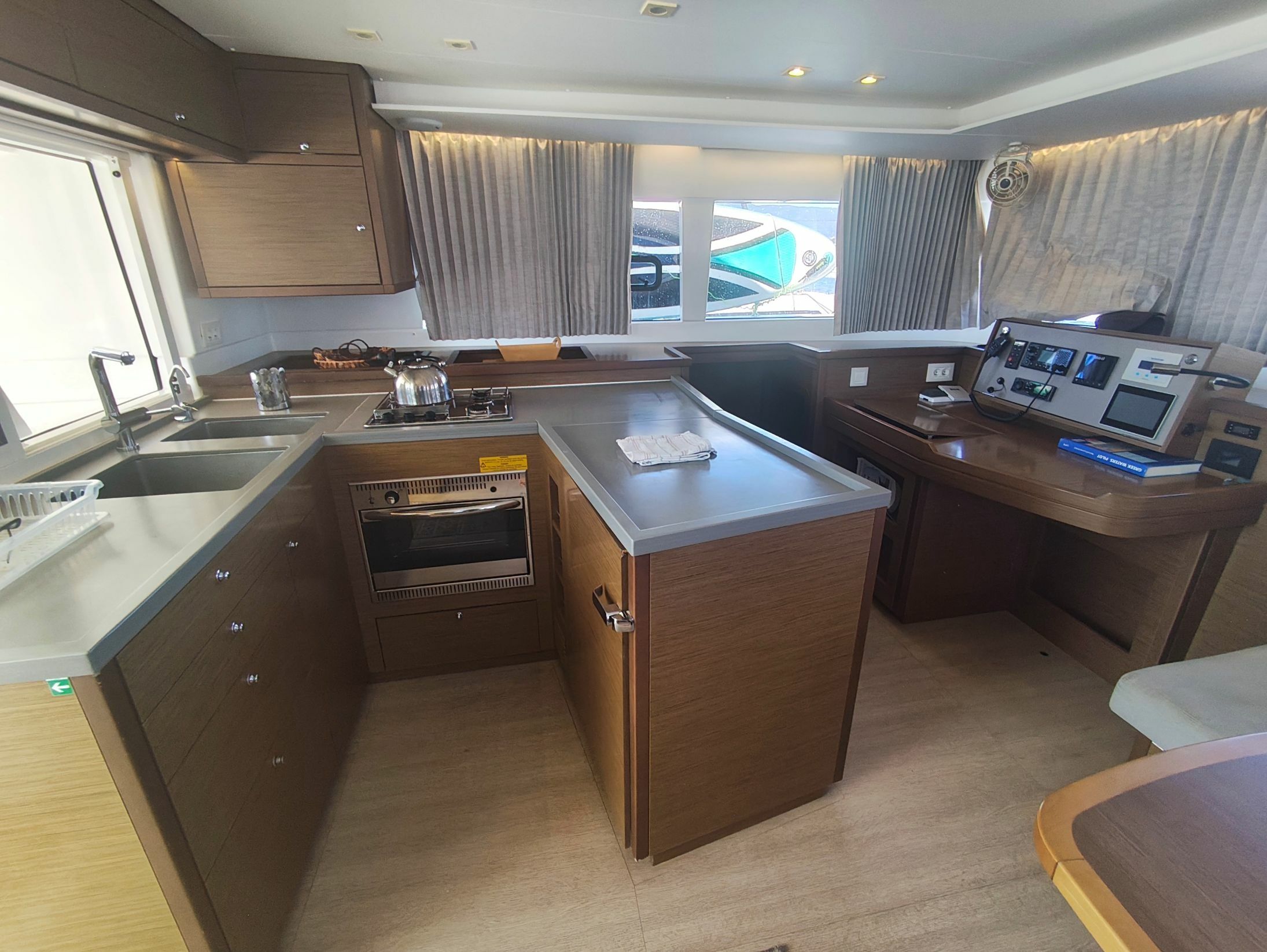 Lagoon 450 F | Evi