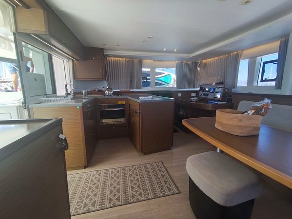 Lagoon 450 F | Evi