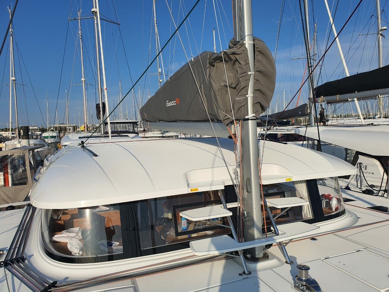 Excess 14 | Las Olas