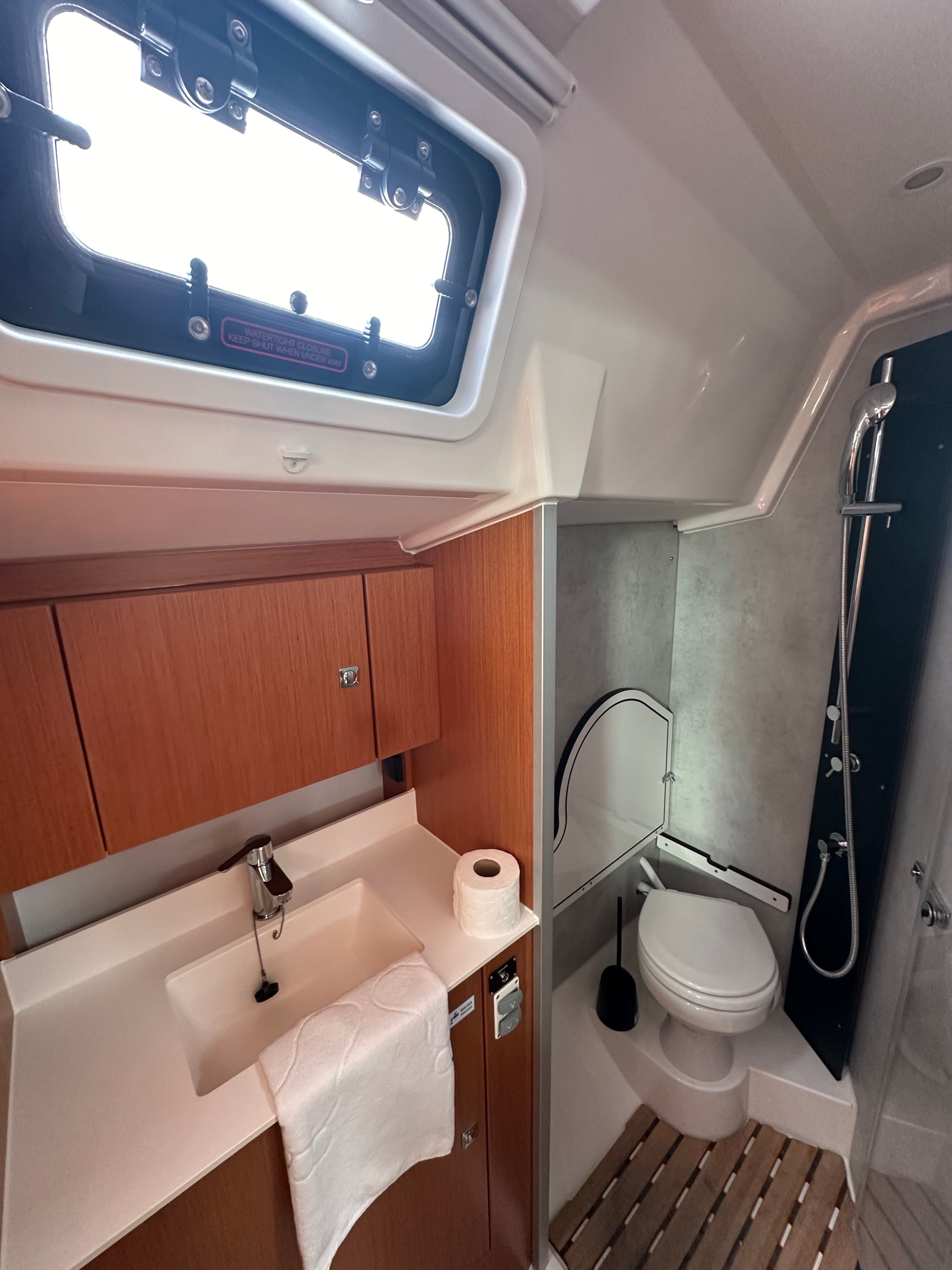 Bavaria C38 | Surf Point