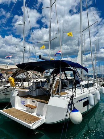 Bavaria C38 | Surf Point