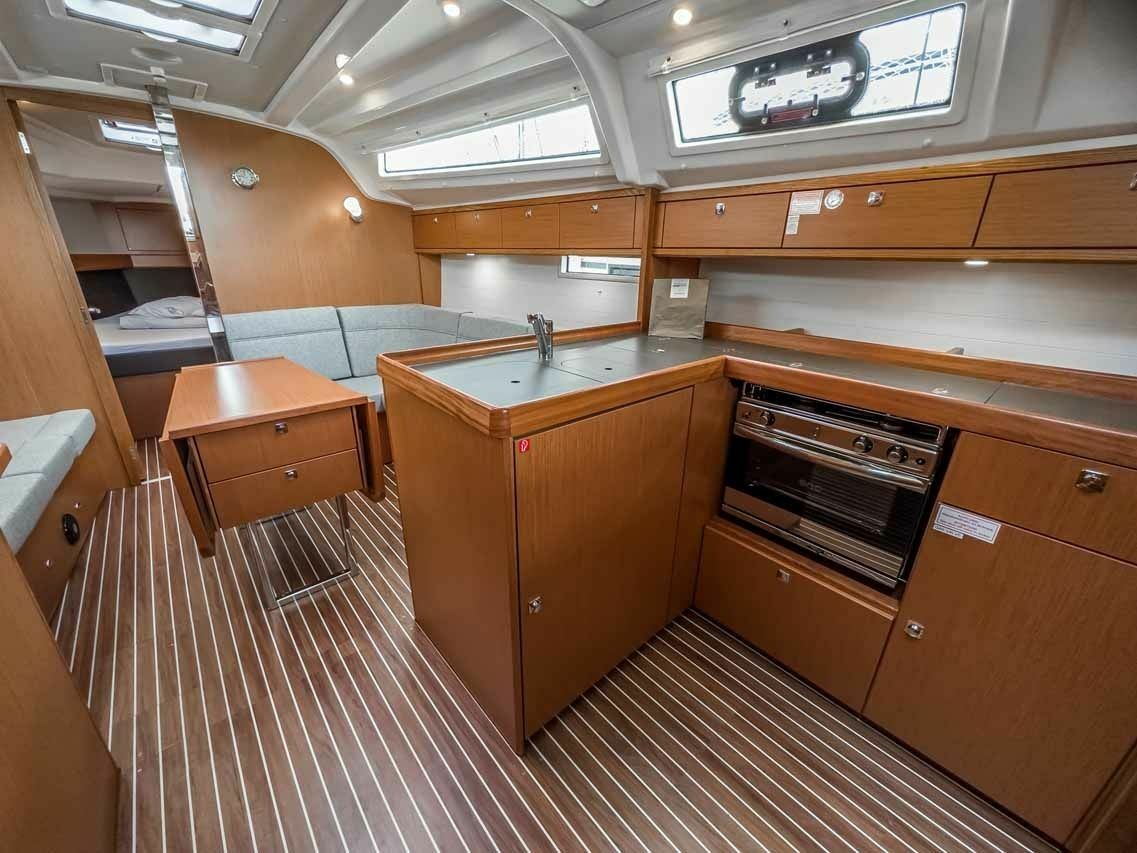Bavaria Cruiser 37 | Kata
