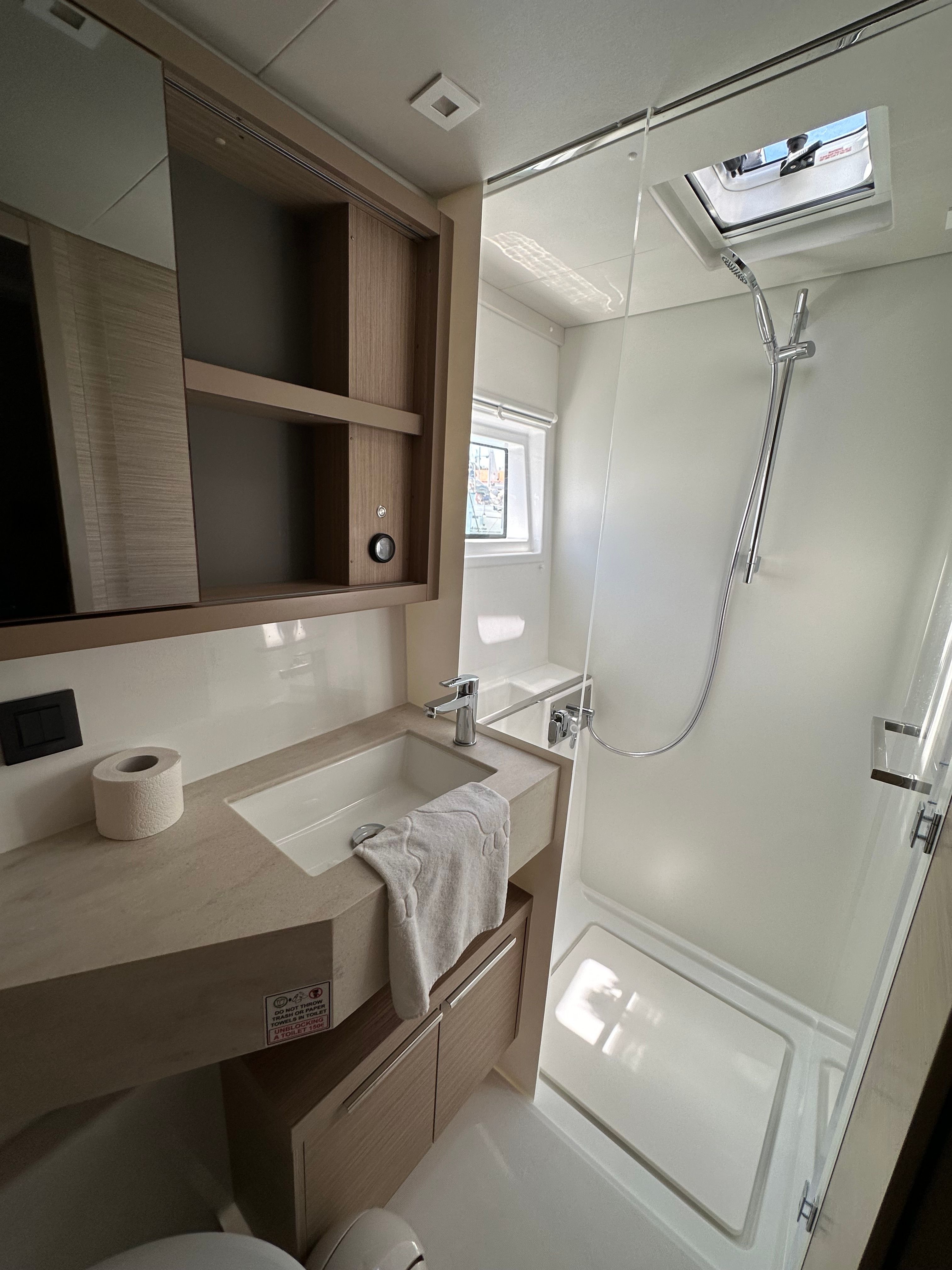 Lagoon 46 | Destiny Point