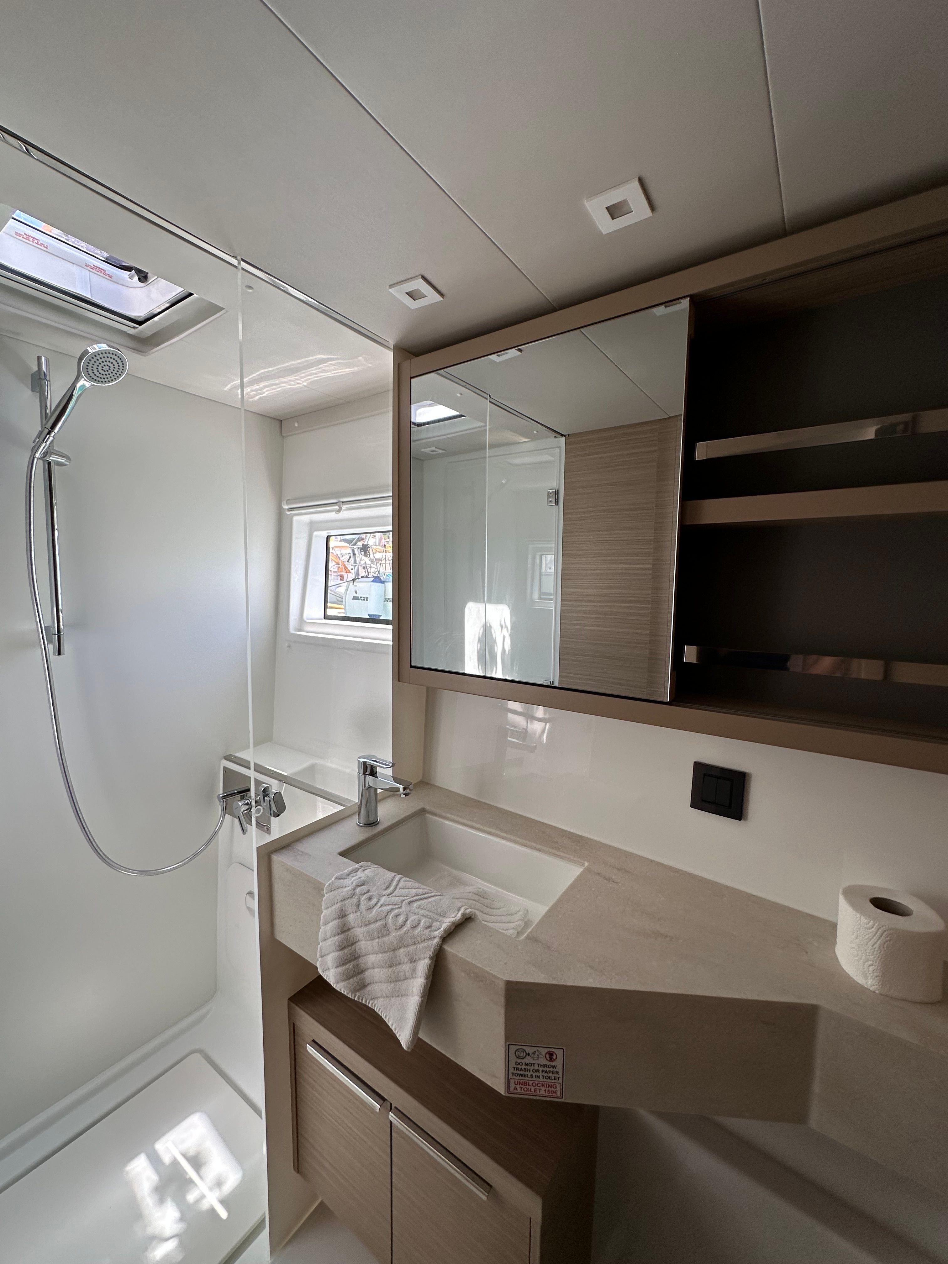 Lagoon 46 | Destiny Point