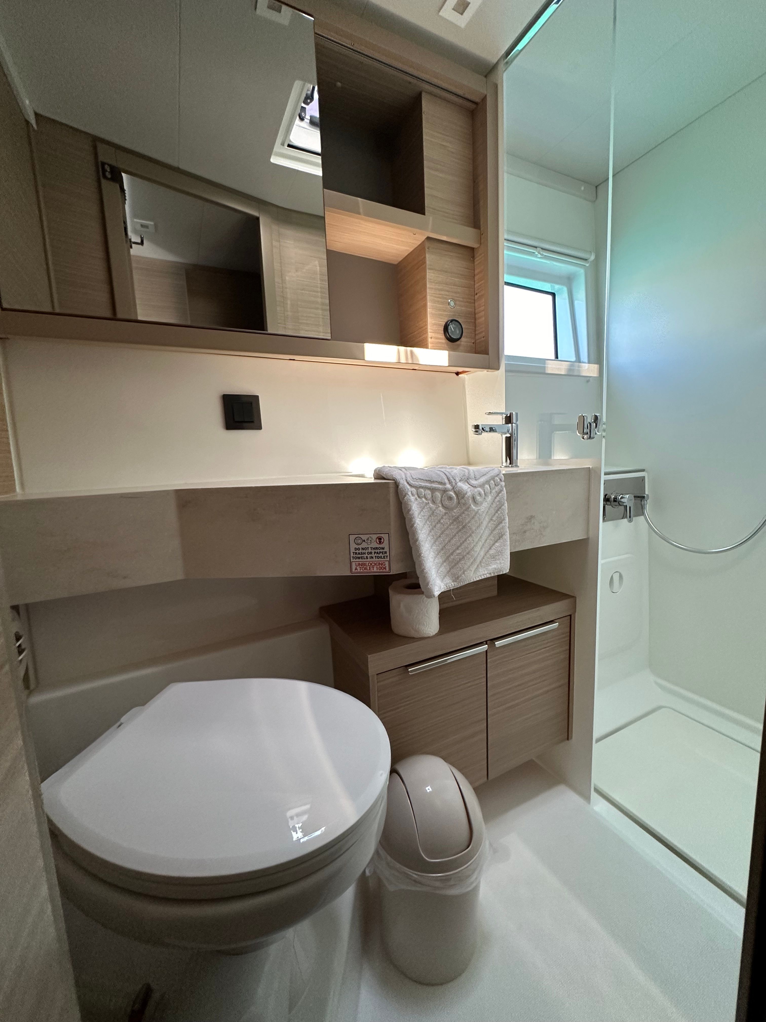 Lagoon 46 | Destiny Point