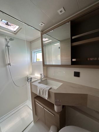 Lagoon 46 | Destiny Point