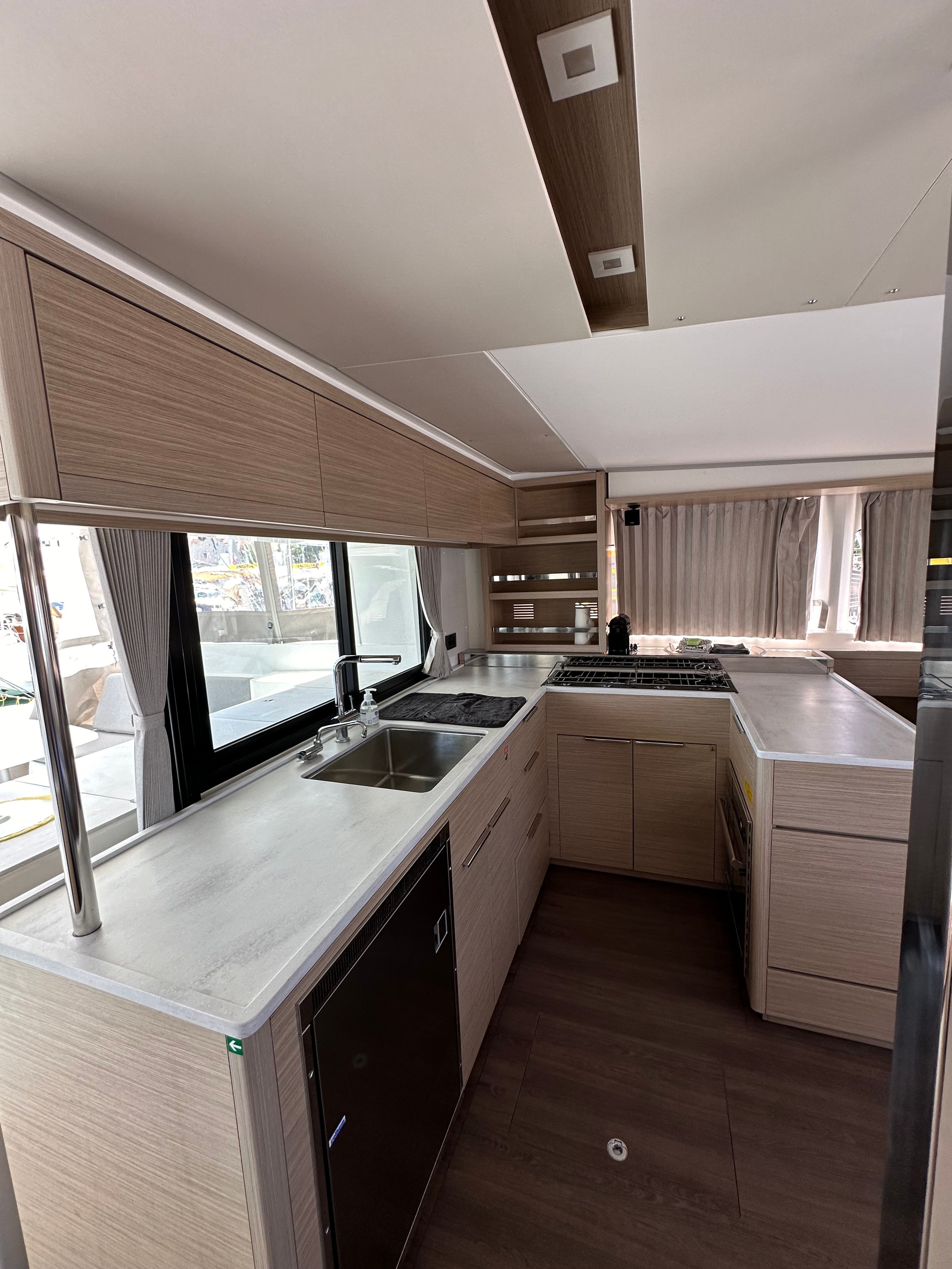 Lagoon 46 | Destiny Point