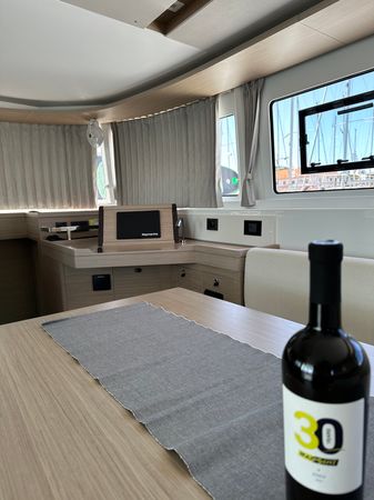 Lagoon 46 | Destiny Point