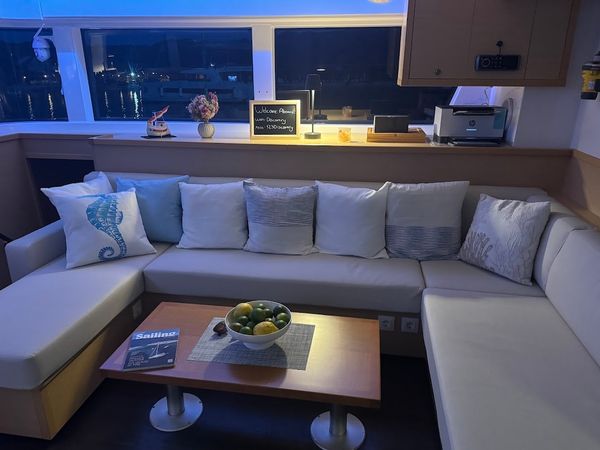 Lagoon 52 F | Discovery