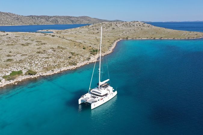 Lagoon 52 F | Discovery