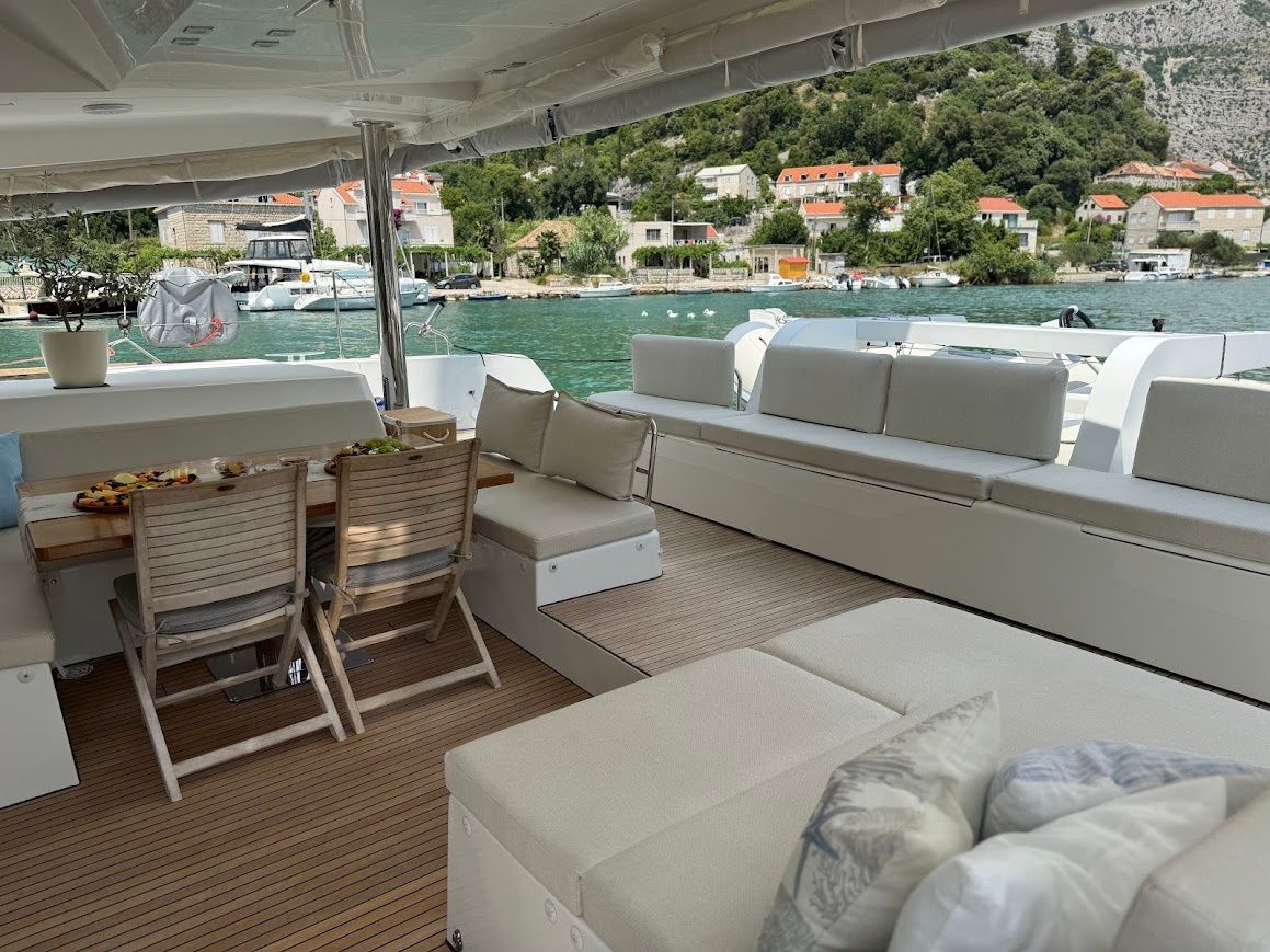 Lagoon 52 F | Discovery