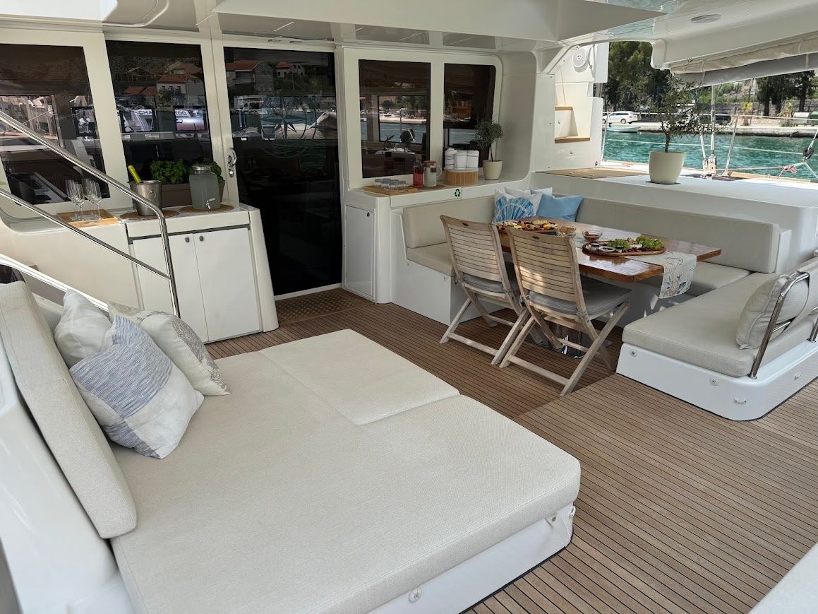 Lagoon 52 F | Discovery