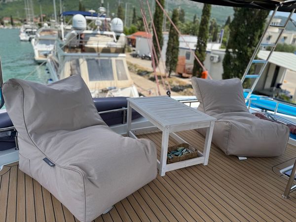 Lagoon 52 F | Discovery