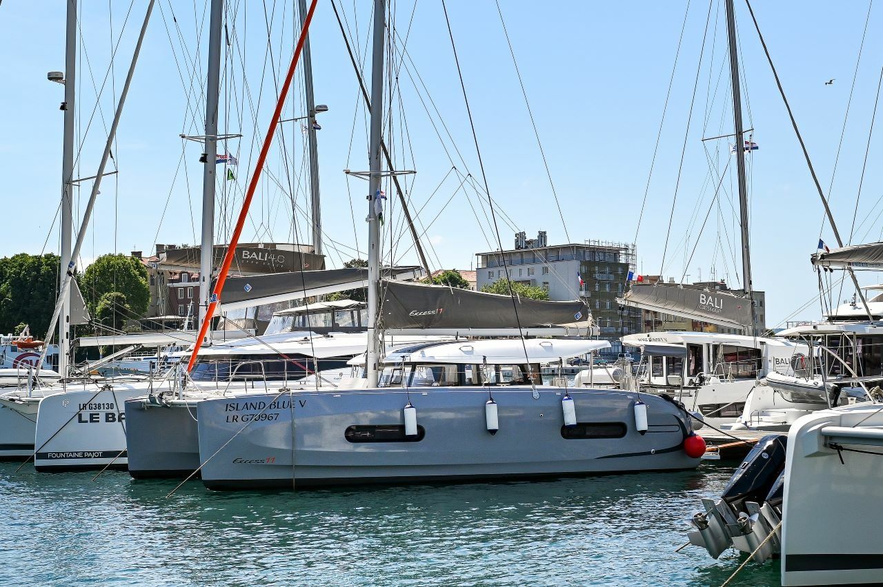 Excess 11 | Island Blue 5