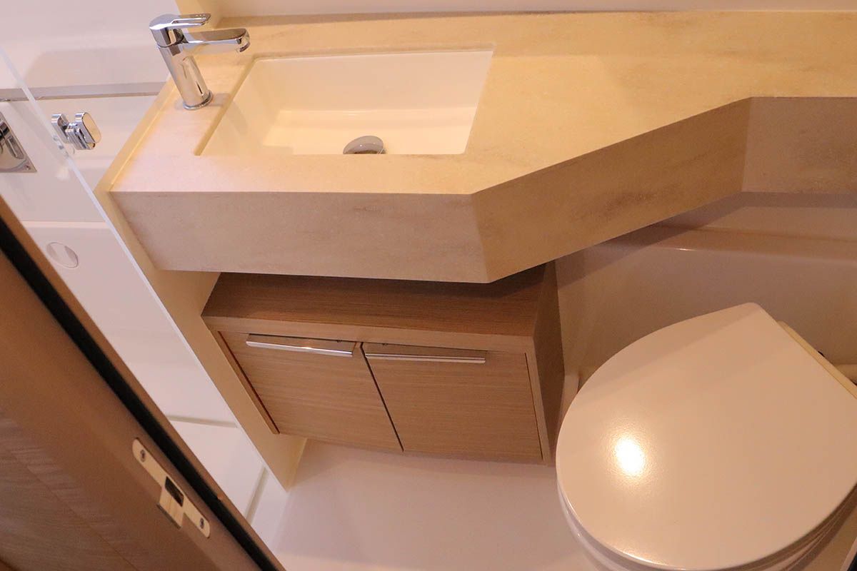 Lagoon 46 | Knot Working