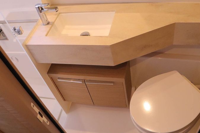 Lagoon 46 | Knot Working