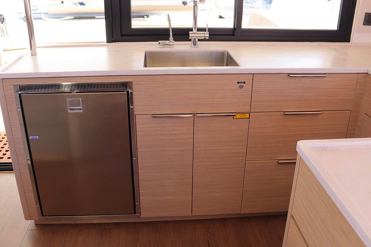 Lagoon 46 | Knot Working