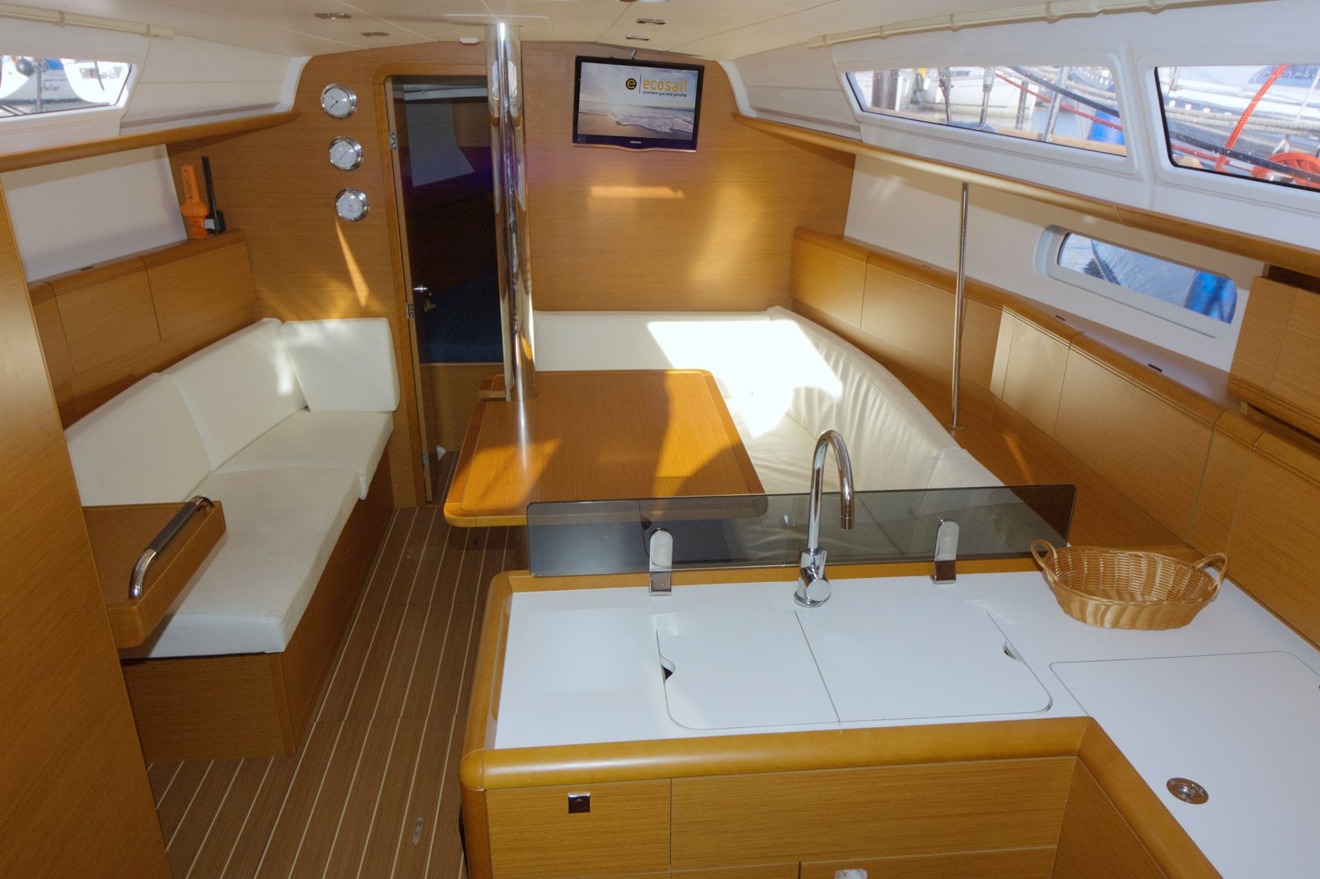 Jeanneau Sun Odyssey 379 | Pluto