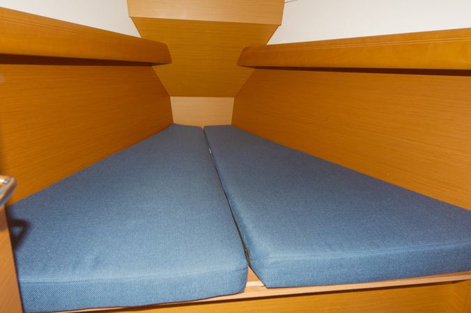 Jeanneau Sun Odyssey 379 | Pluto