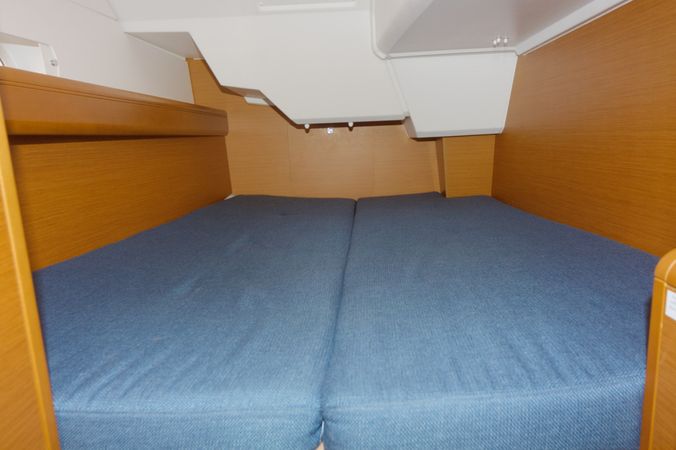 Jeanneau Sun Odyssey 379 | Pluto