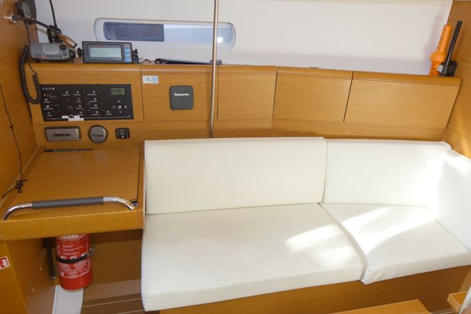 Jeanneau Sun Odyssey 379 | Pluto