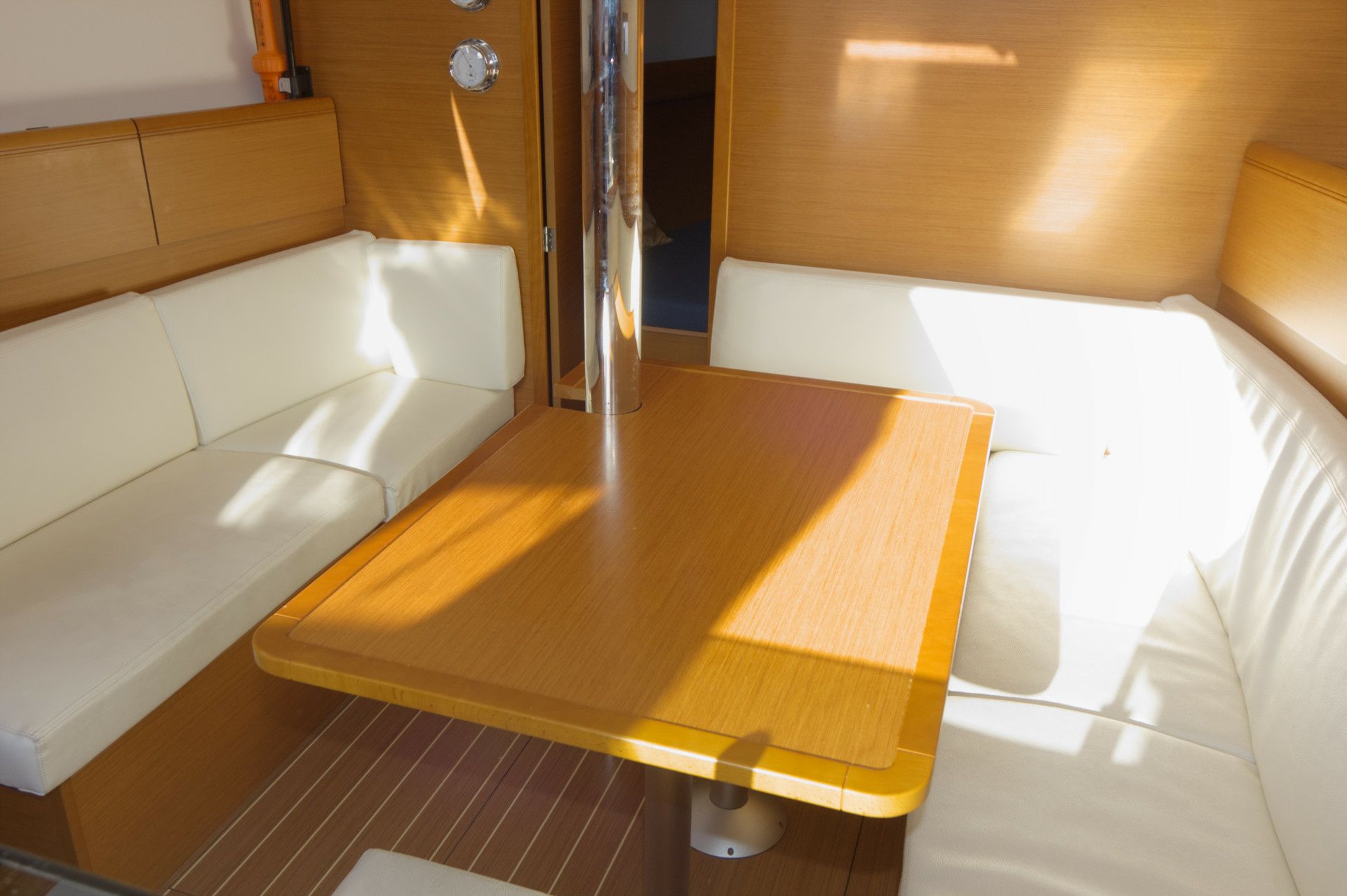 Jeanneau Sun Odyssey 379 | Pluto