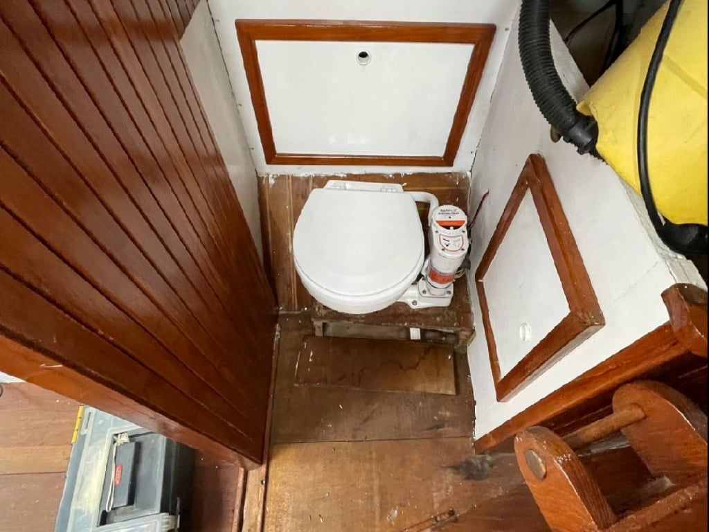 Ted Brewer | Anna Lezah