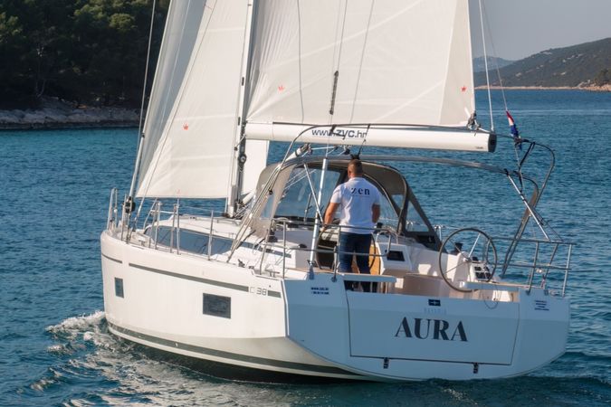 Bavaria C38 | Aura