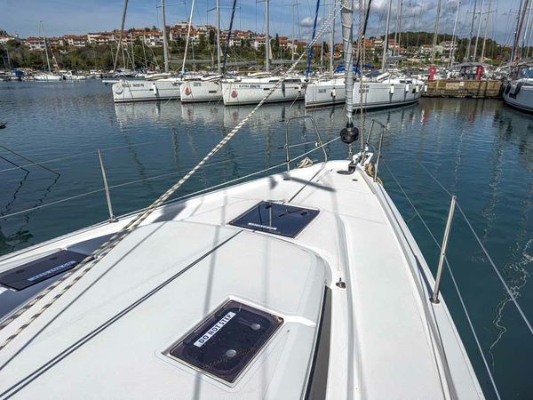 Bavaria C42 | Livia