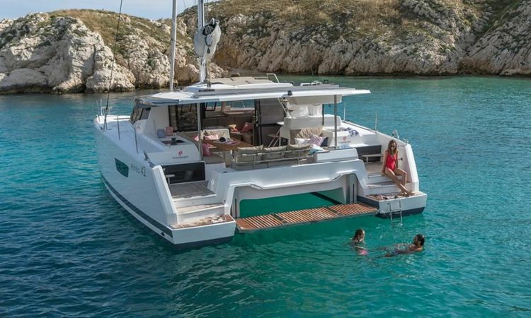 Fountaine Pajot Astrea 42 | Flonja