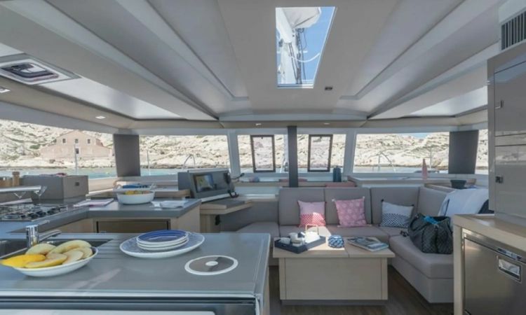 Fountaine Pajot Astrea 42 | Flonja
