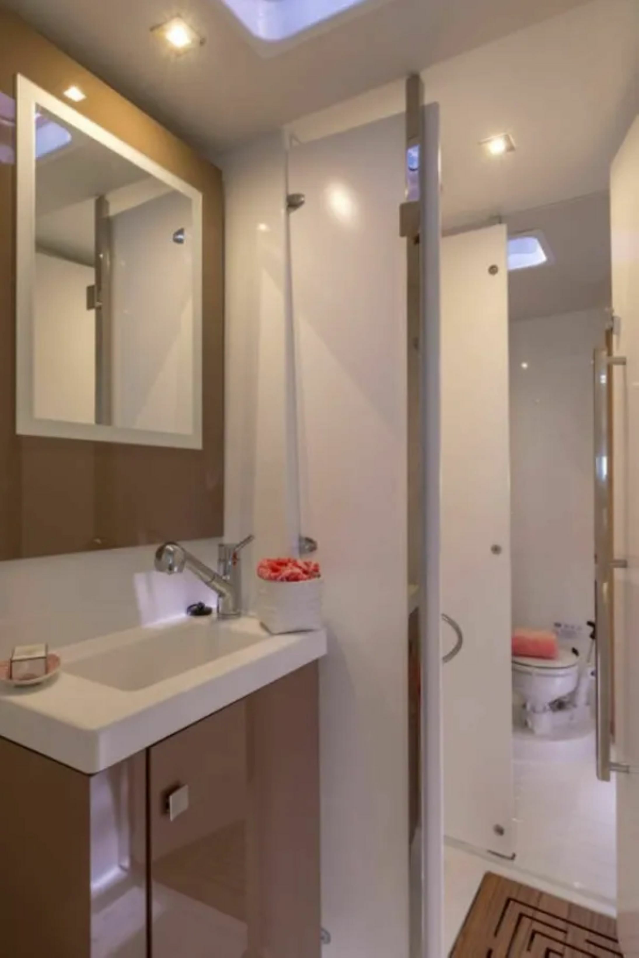 Fountaine Pajot Astrea 42 | Flonja