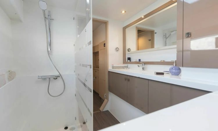 Fountaine Pajot Astrea 42 | Flonja