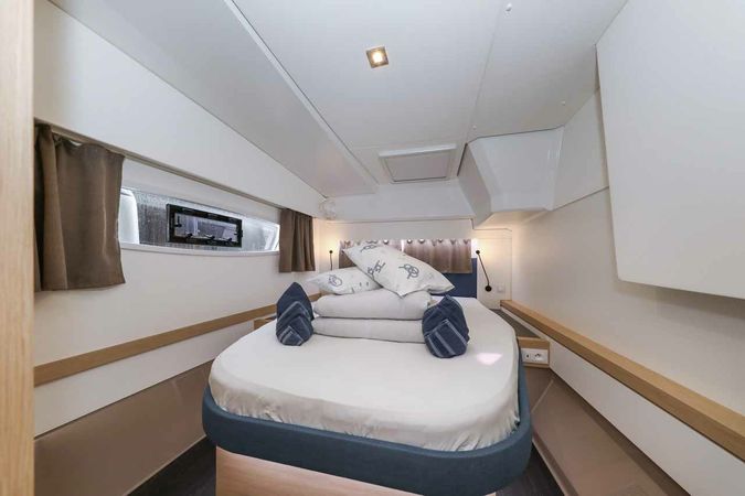 Fountaine Pajot Astrea 42 | Alchiba