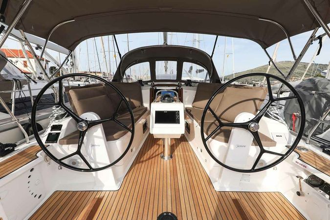 Bavaria Cruiser 37 | Pura Vida