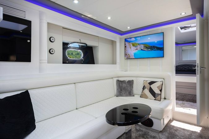 Tecnomar Madras 64 | Bond 007