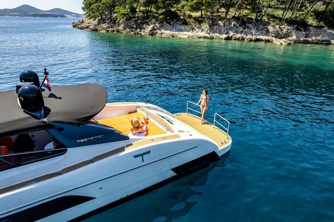 Tecnomar Madras 64 | Bond 007