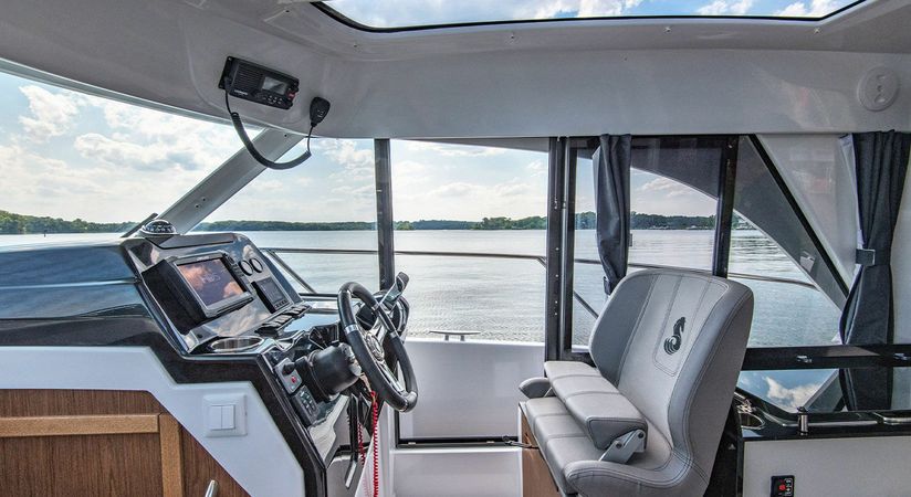 Beneteau Antares 9 | MiniOne