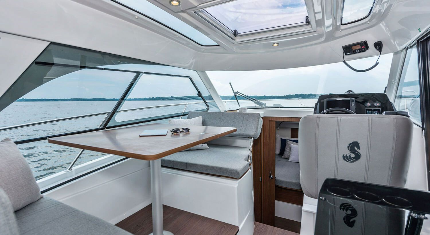 Beneteau Antares 9 | MiniOne