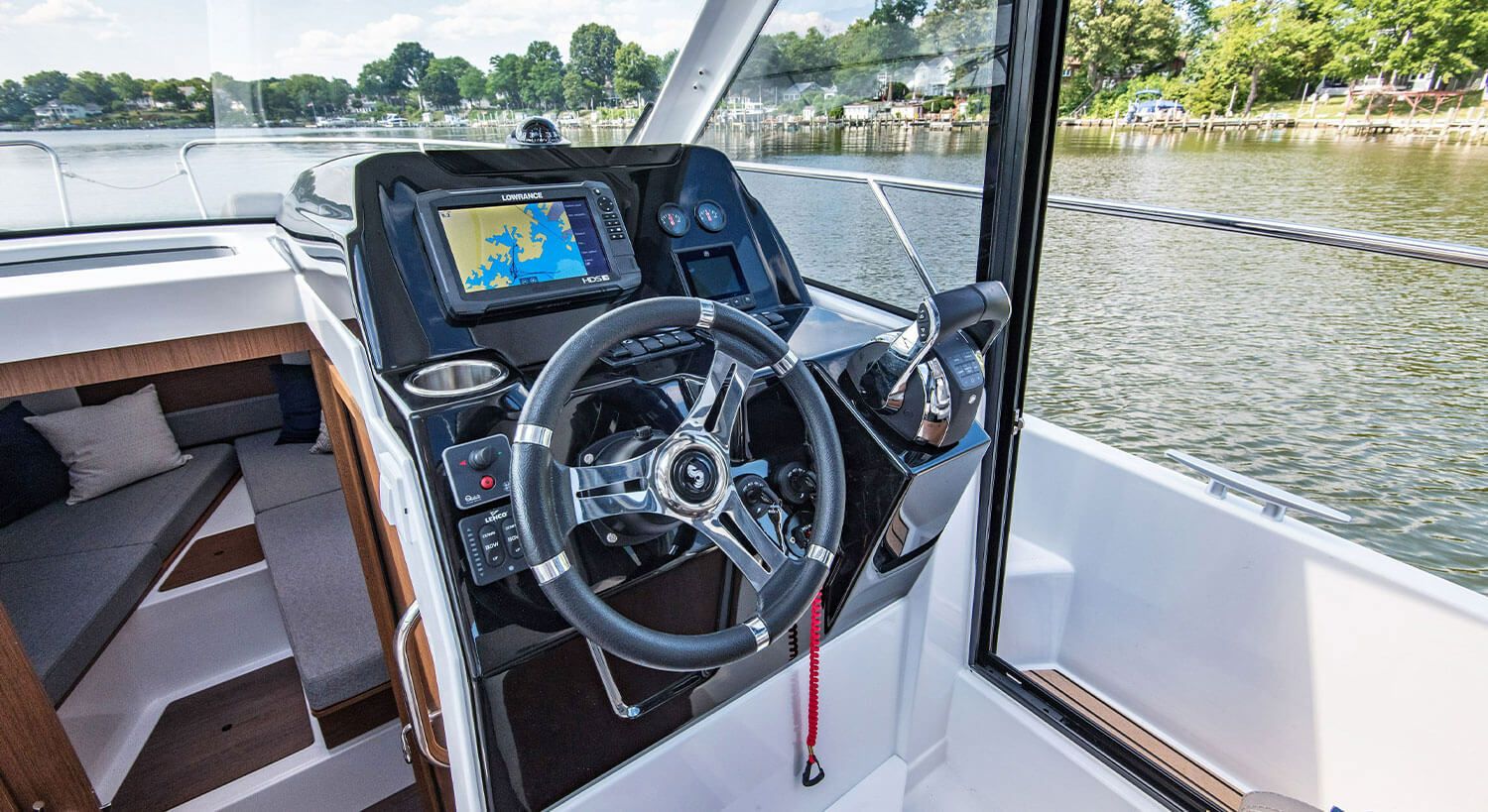 Beneteau Antares 9 | MiniOne