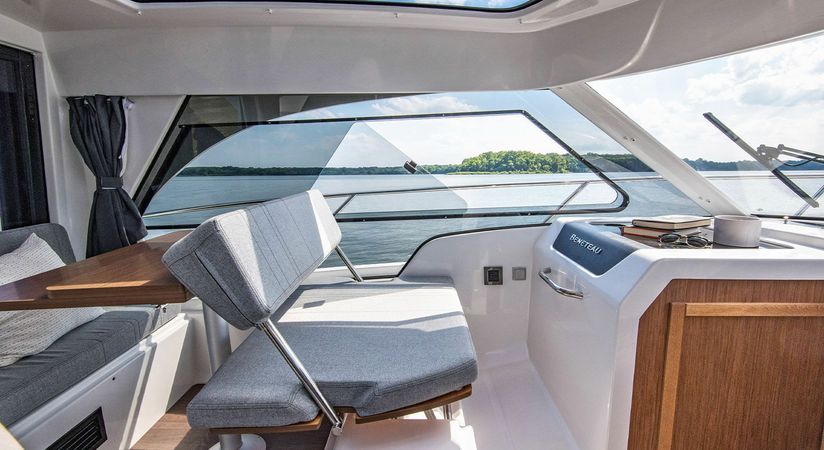 Beneteau Antares 9 | MiniOne