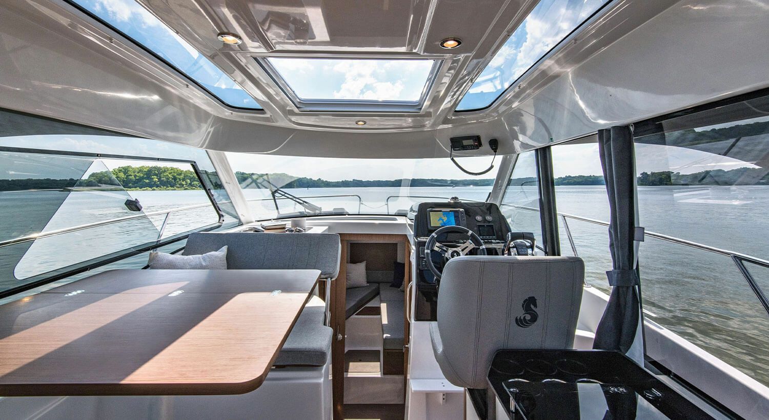 Beneteau Antares 9 | MiniOne