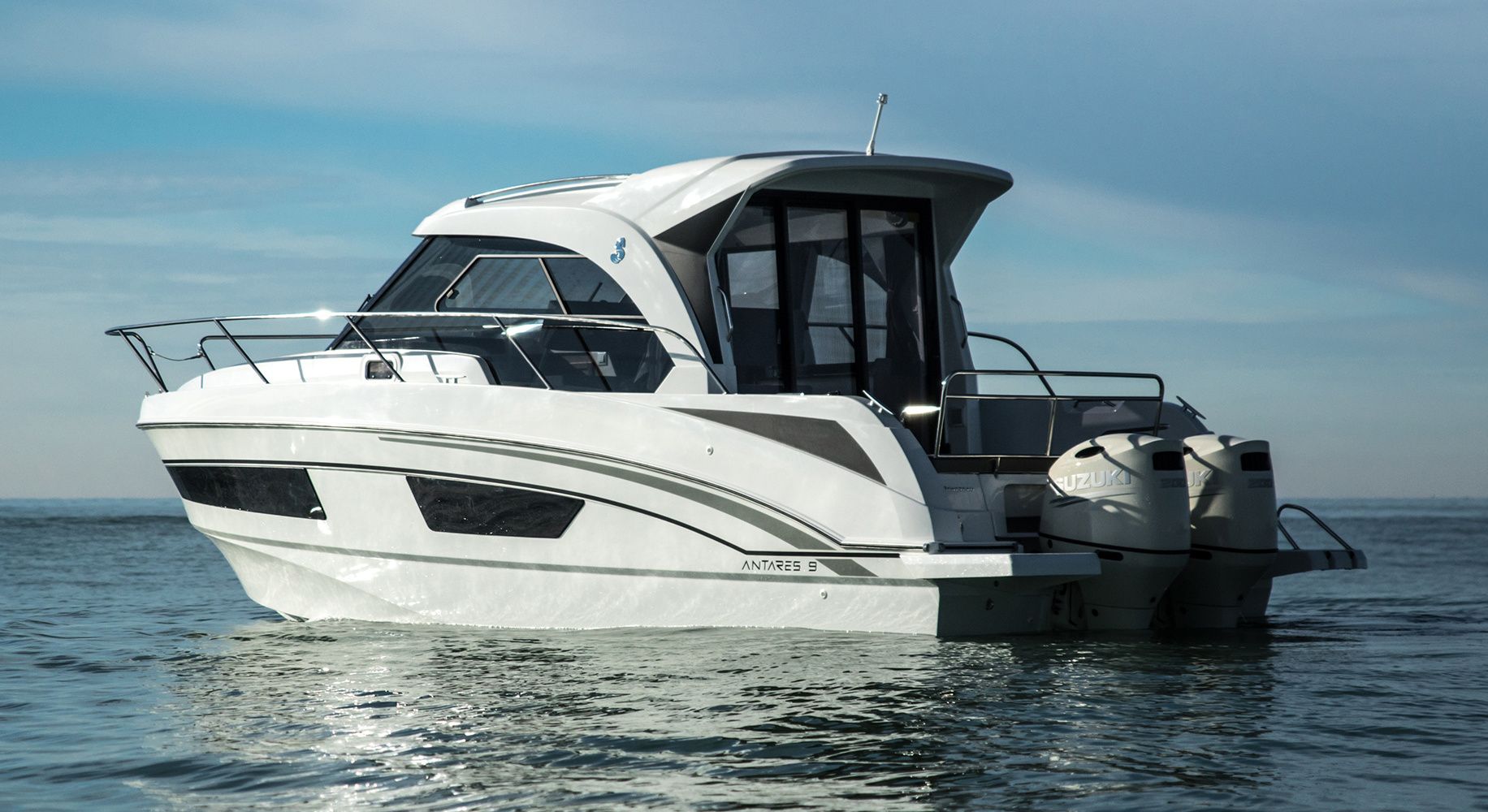 Beneteau Antares 9 | MiniOne