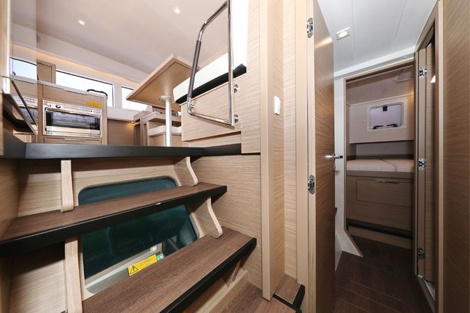 Lagoon 40 | Lipstick