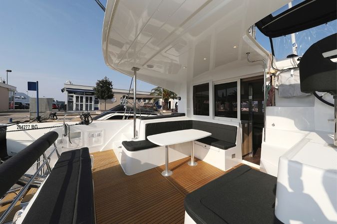 Lagoon 40 | Lipstick