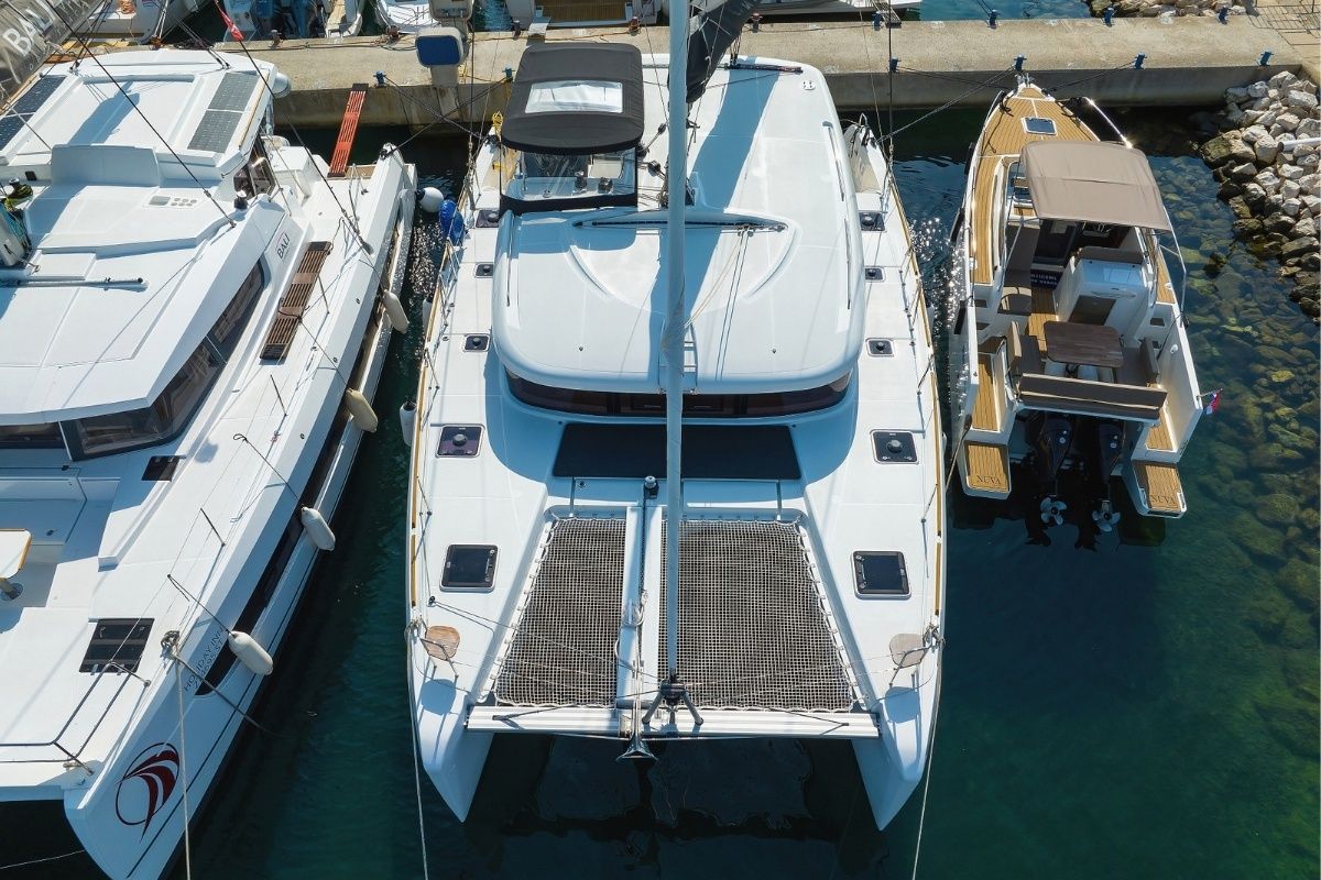 Lagoon 40 | Lipstick