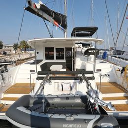 Lagoon 40 | Lipstick