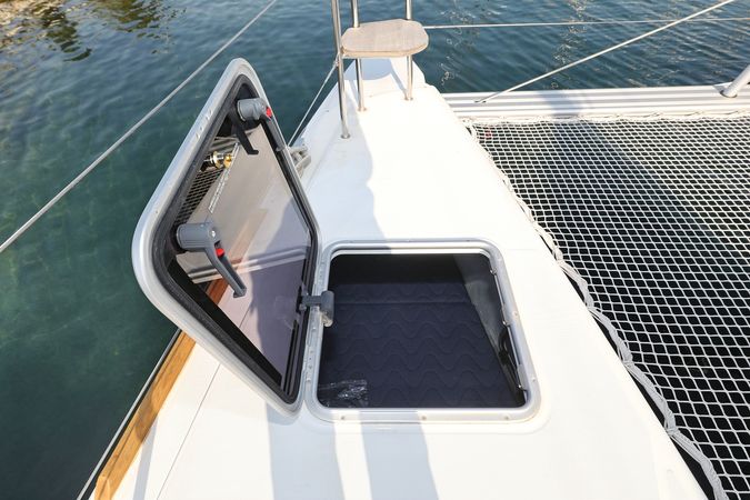 Lagoon 40 | Lipstick